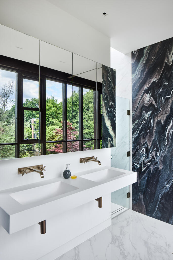 298351 - DGLA4496.jpg