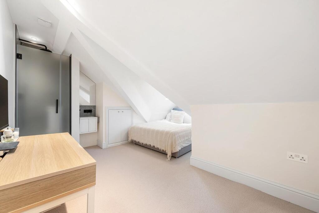 Principal Bedroom (1).JPG