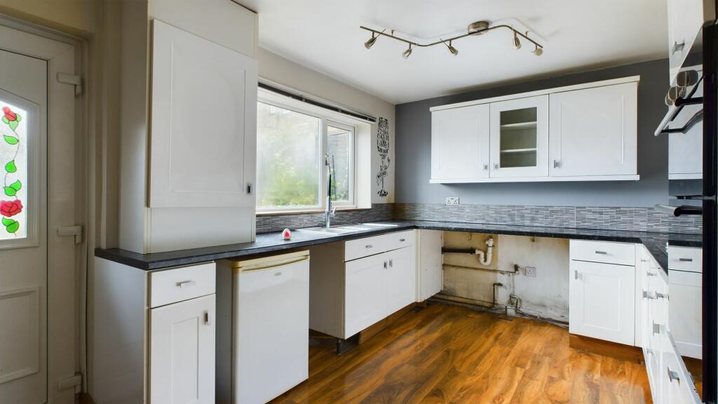 Dining kitchen