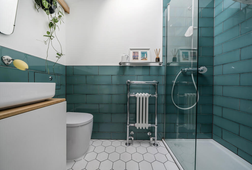 1382382-10-691c70...