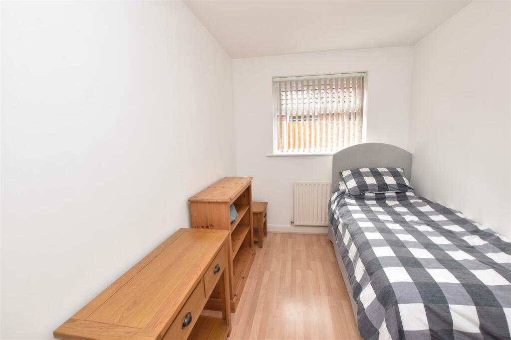 BEDROOM 3 (SIDE)
