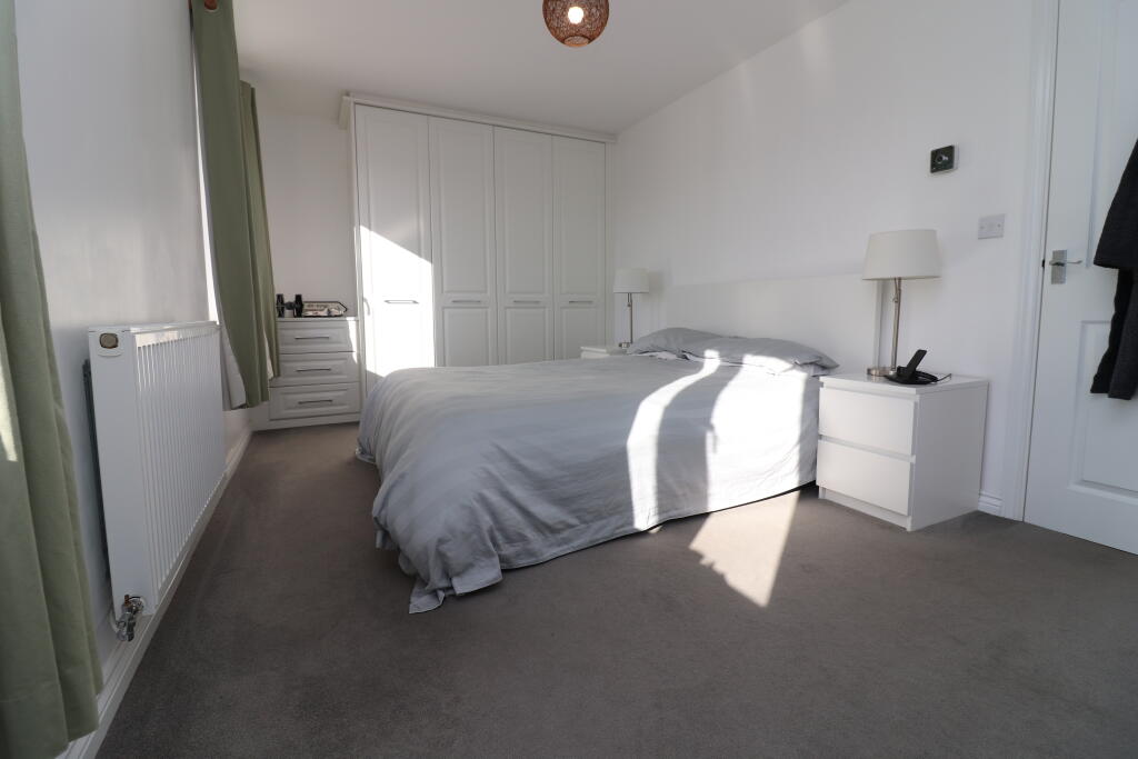 MAIN BEDROOM
