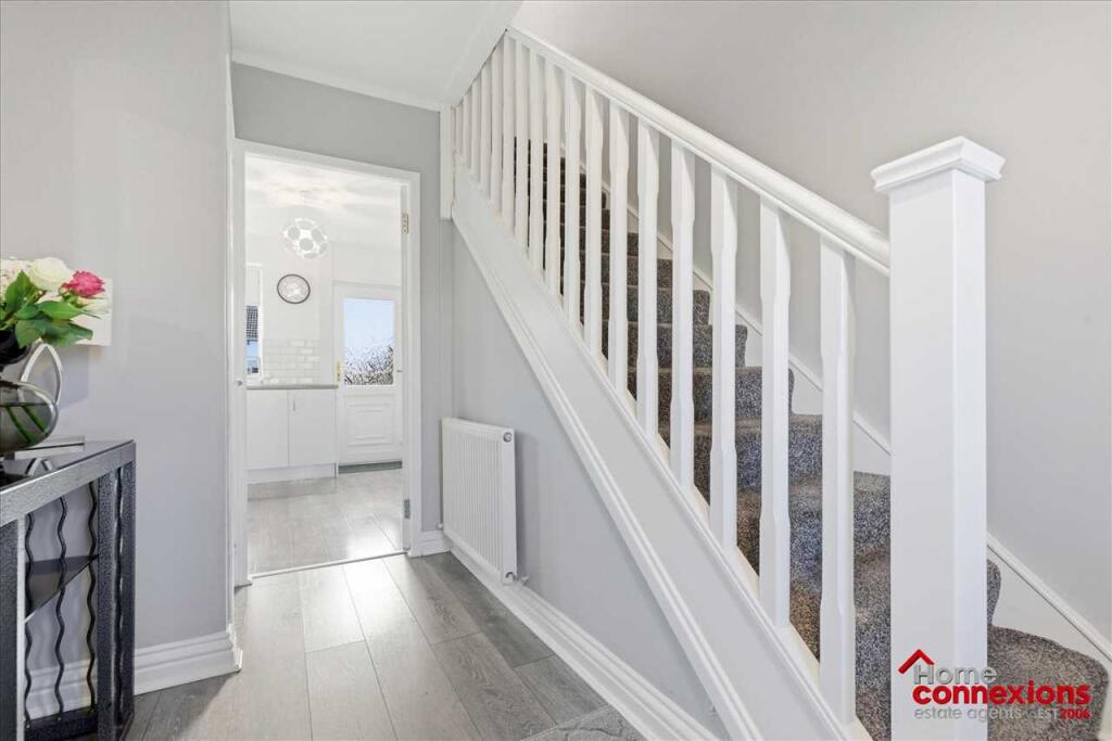 Entrance Hallway (2)