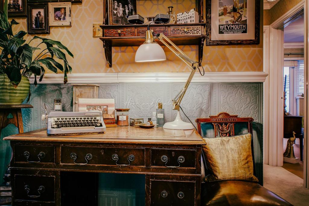 Elan Close, Aberdare, HernCrabtree (1).jpg