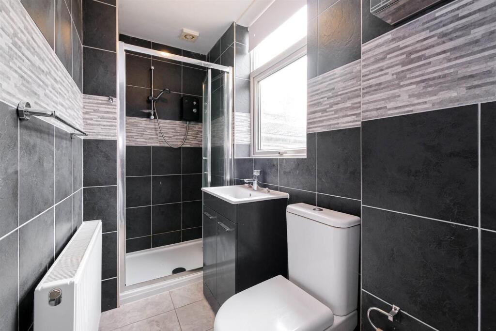 65 Woodford Road-11.jpg