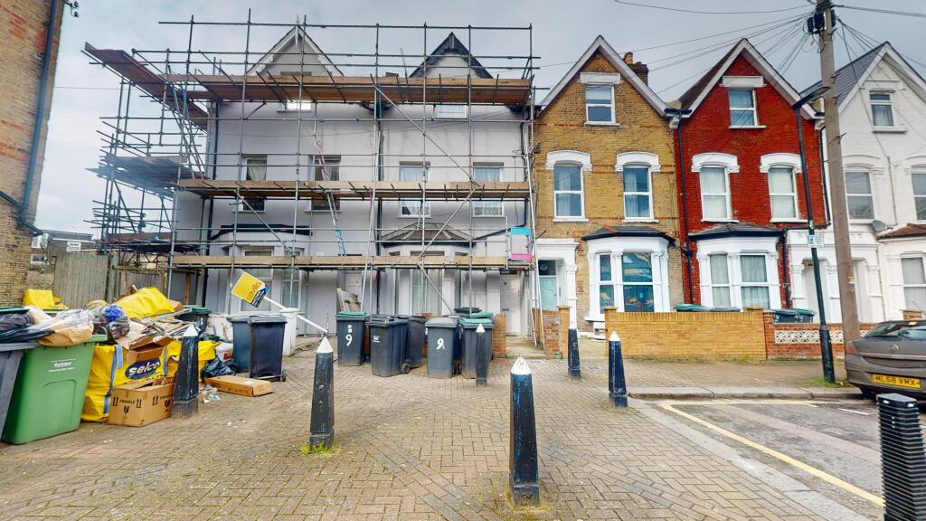8 Brampton Park Road, Hornsey, London, N22 6BG