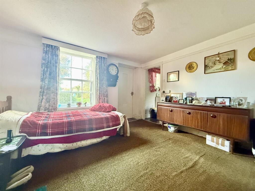DiningRoom.jpg