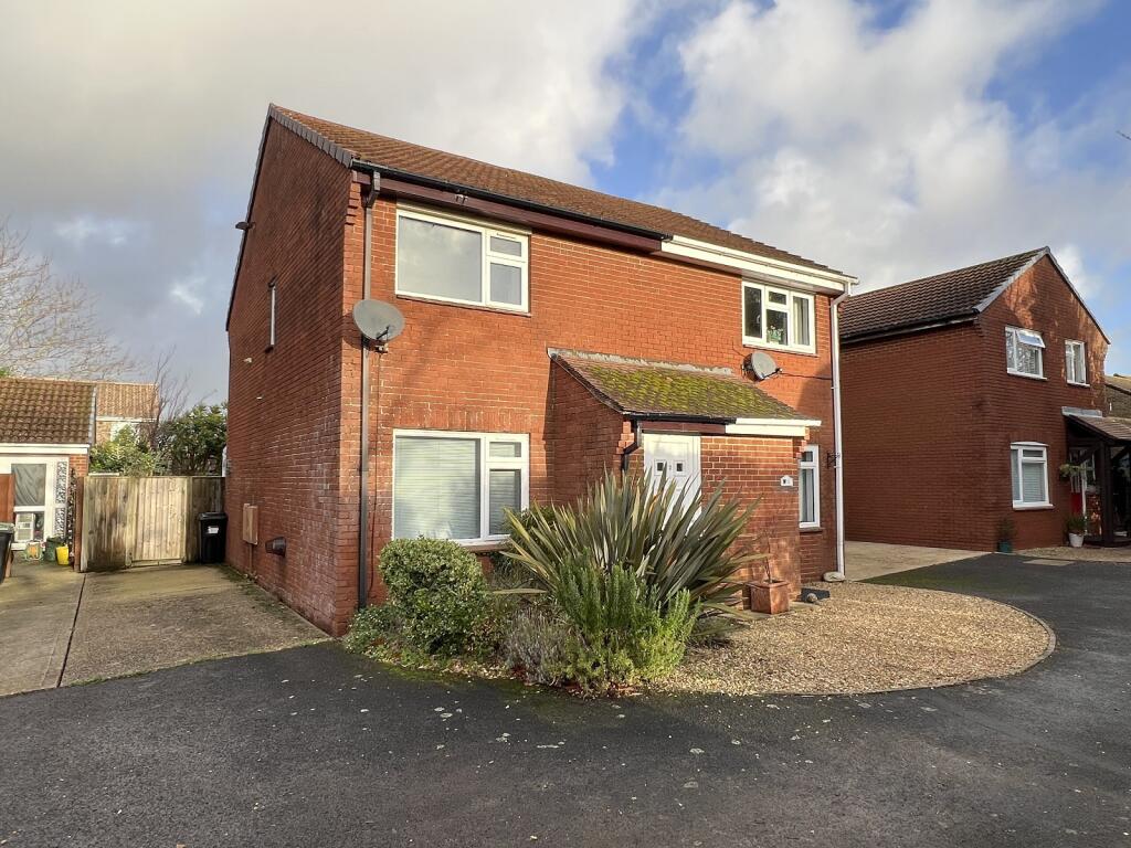 Parham Close, New Milton, Hampshire. BH25 5XB