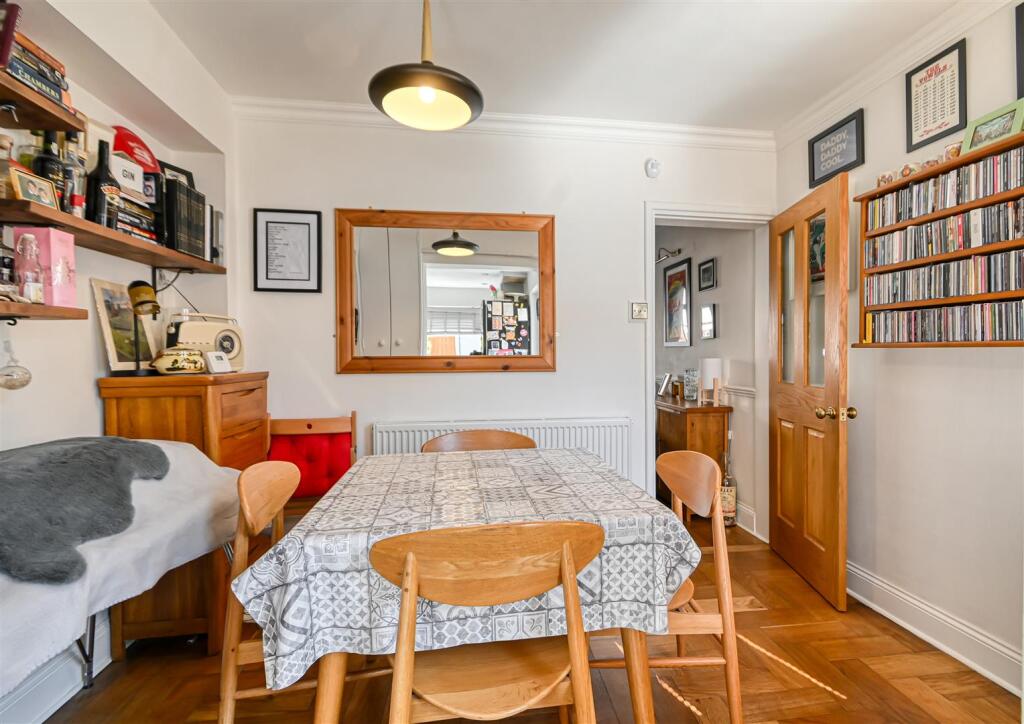 8 Cliff Road-08.jpg