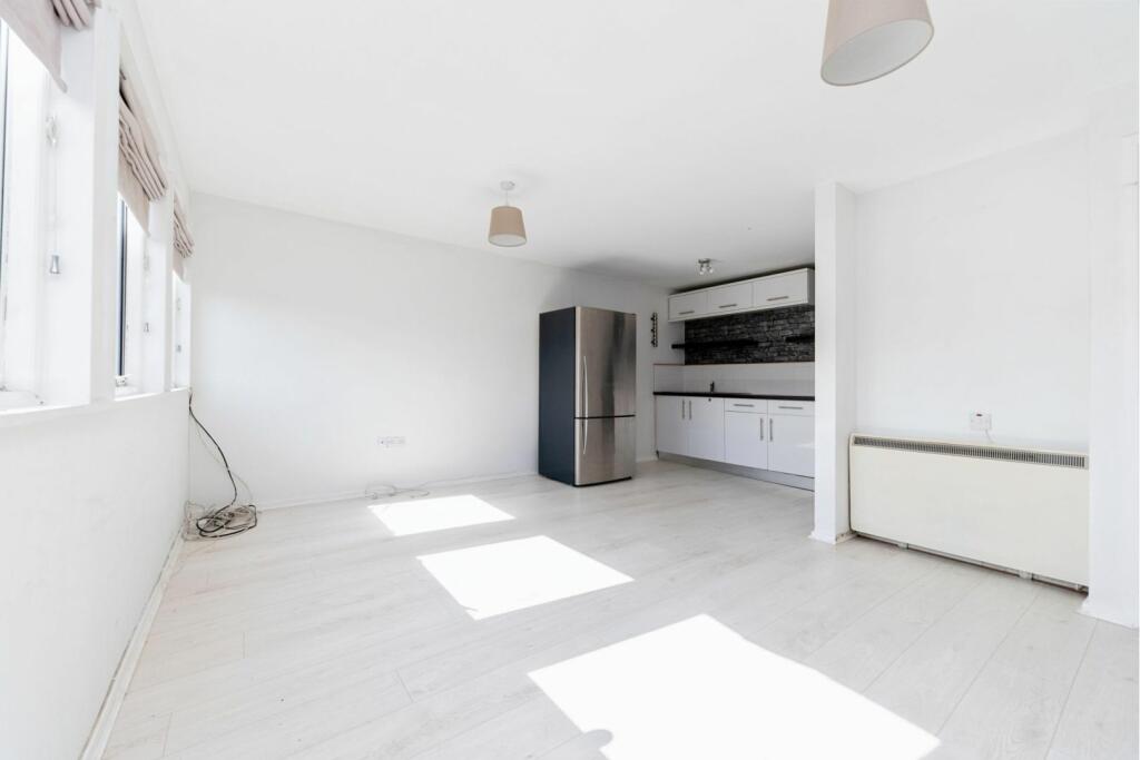 Lounge / Kitchen