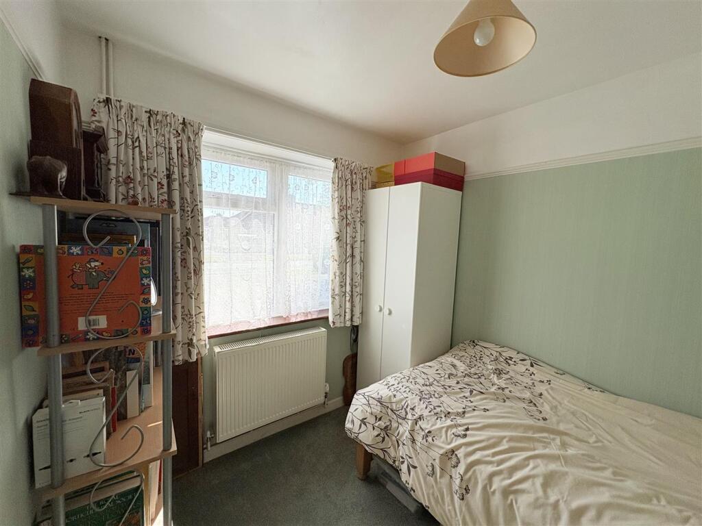 bed 2.jpg