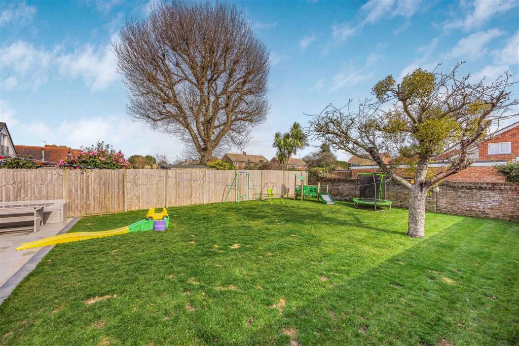 53 Fourth Avenue, Havant-Small-PorticoMarketing-So