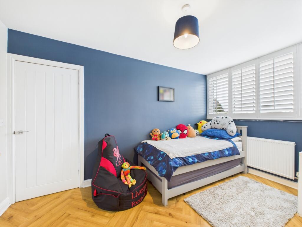 CAM02386G0-PR0149-STILL007