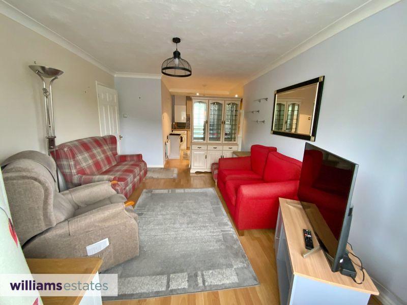 Living Room/Ki...