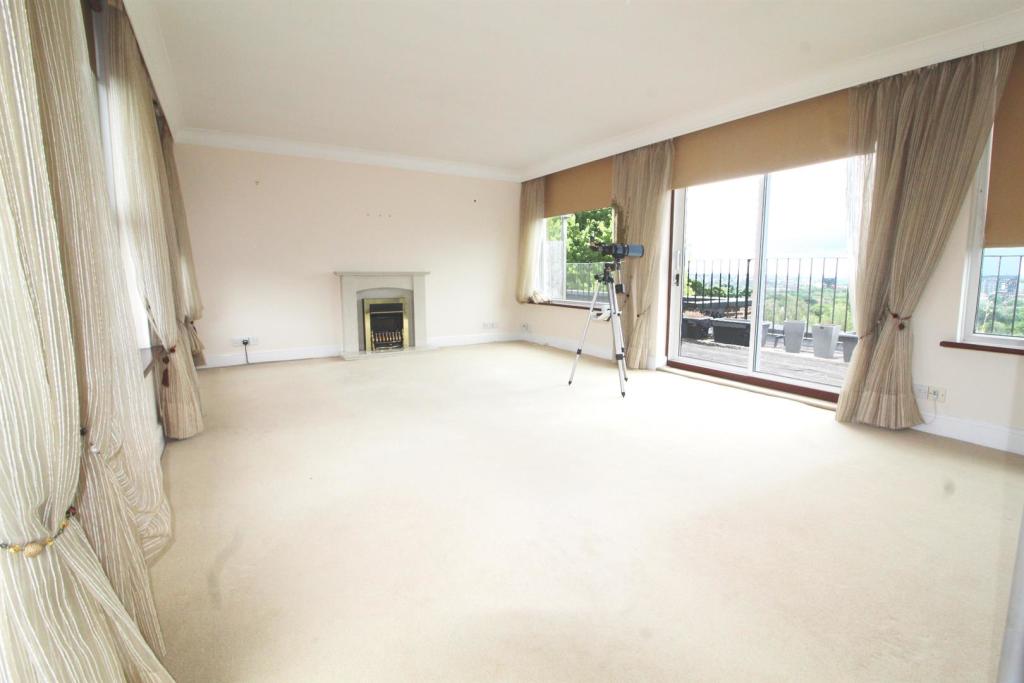 Reception room NEW.jpg
