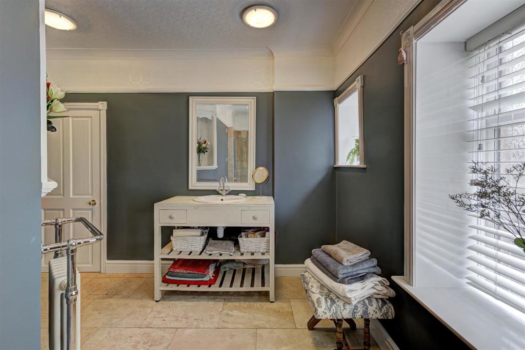 Family Shower Room