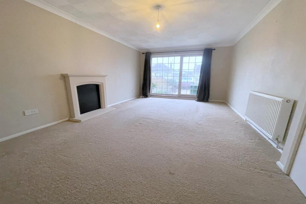 spacious+lounge+dine
