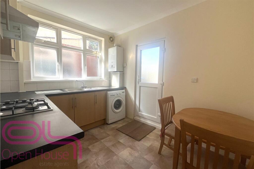 Staines Rd - Kitchen.jpg