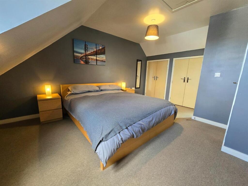 Bedroom 1.jpg