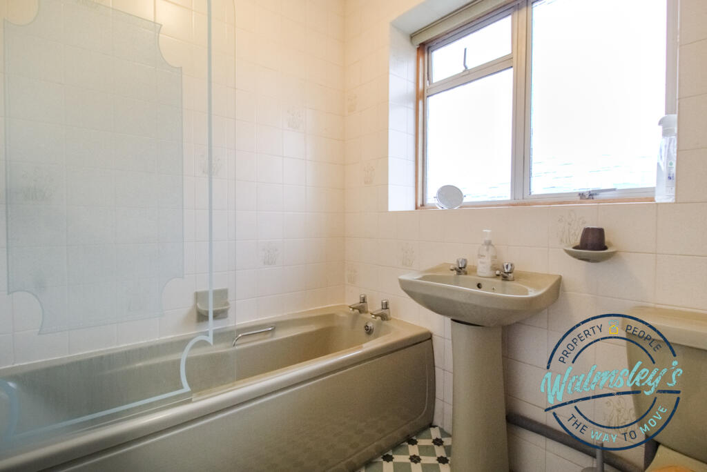 1st floor family bathroom
