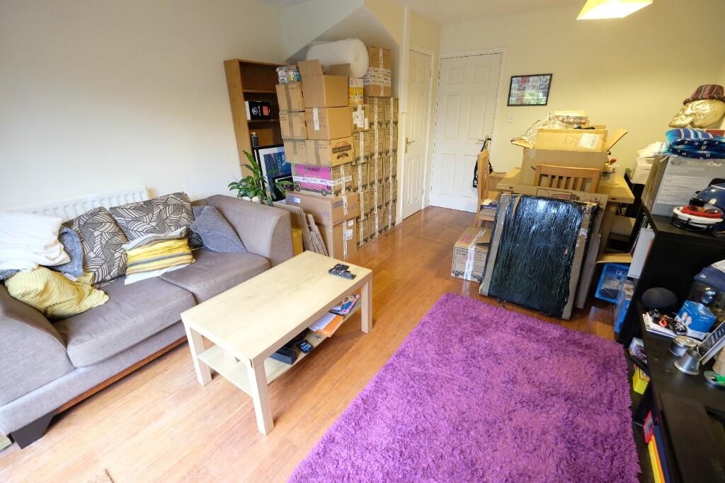 SITTING/DINING ROOM