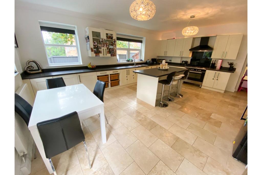 Kitchen/Breakfast