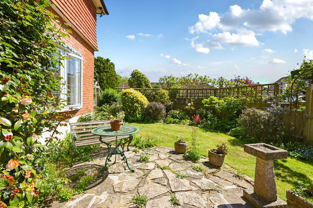 2 Salcote mews tn...