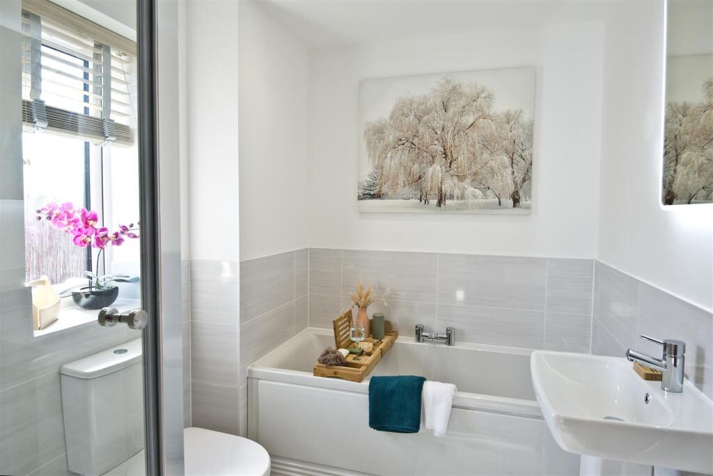 Bathroom 000