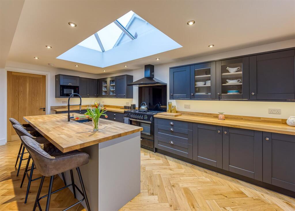 3 Bratch Lane-Kitchen (4).jpg