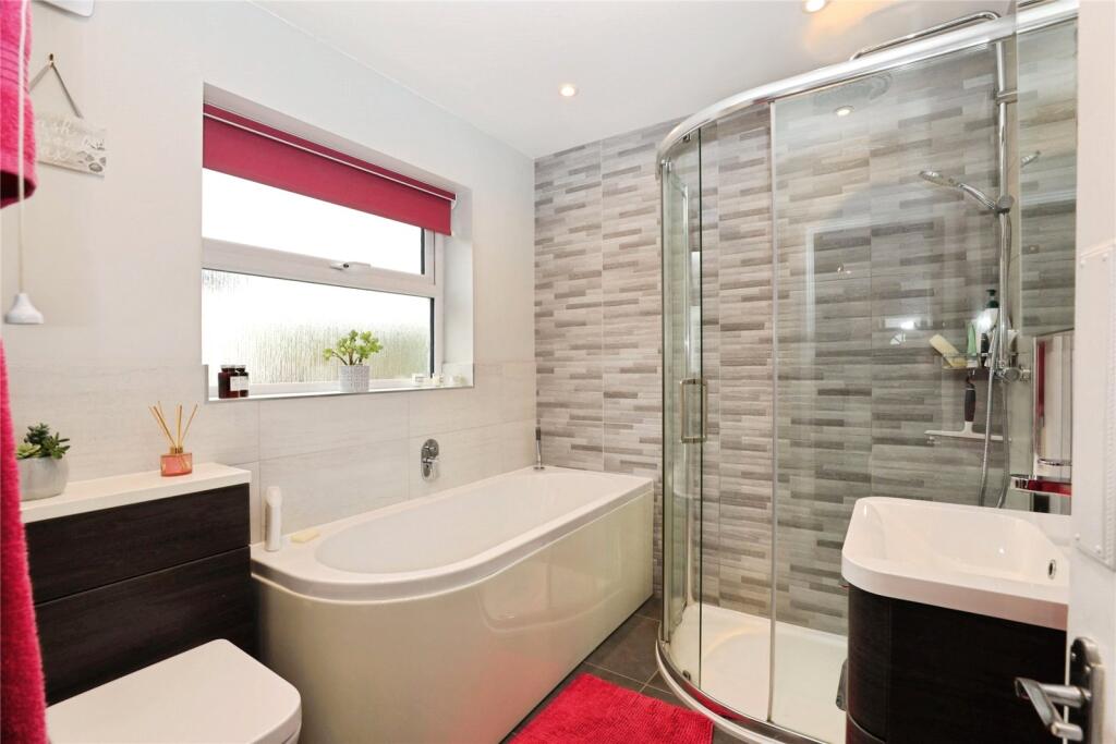 Bath/Shower Room