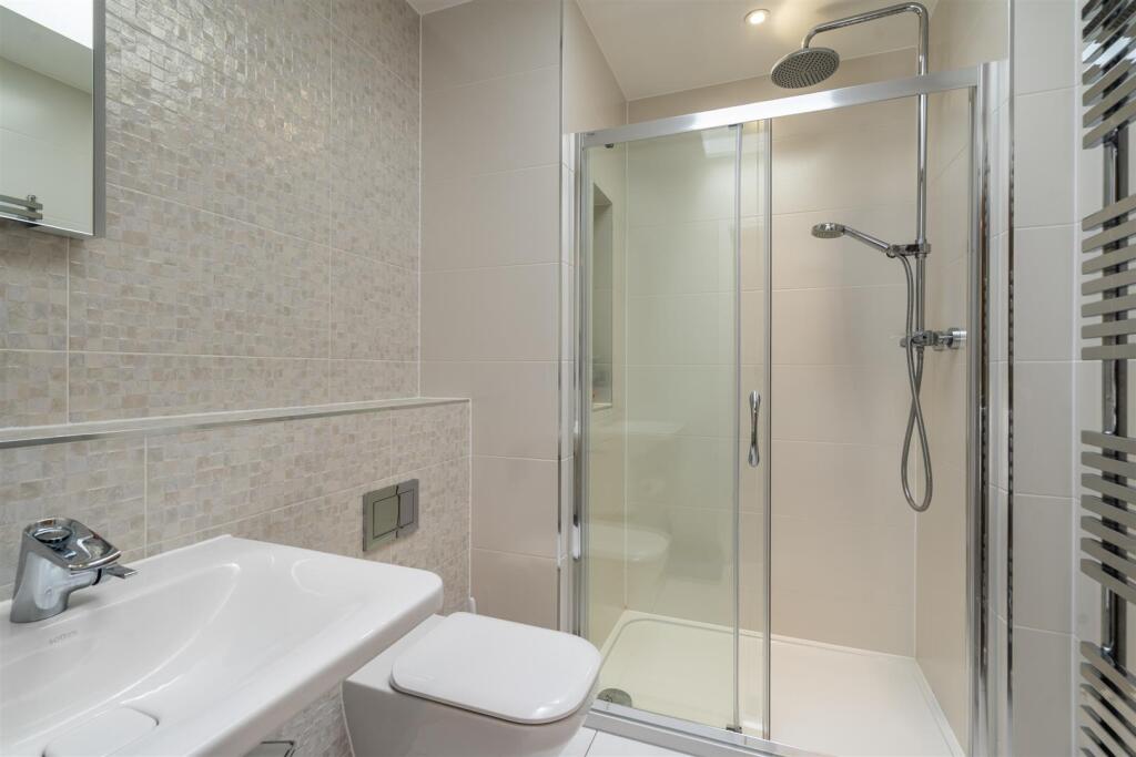 9 Aylesbury Court_43.jpg