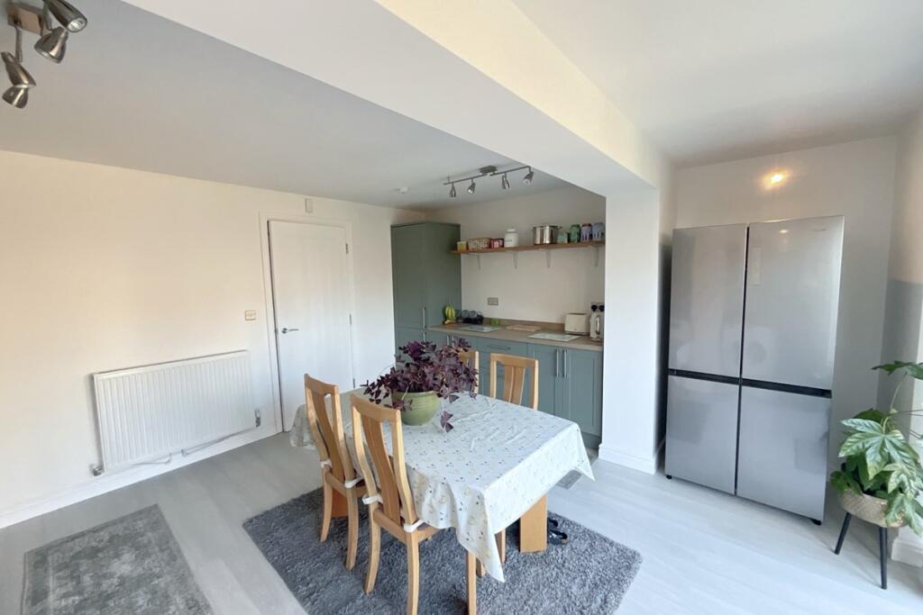 kitchen/dining room