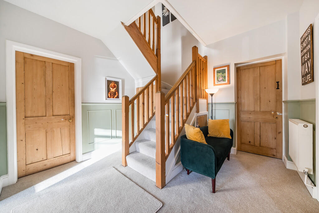 1370321-19-68fb6f...