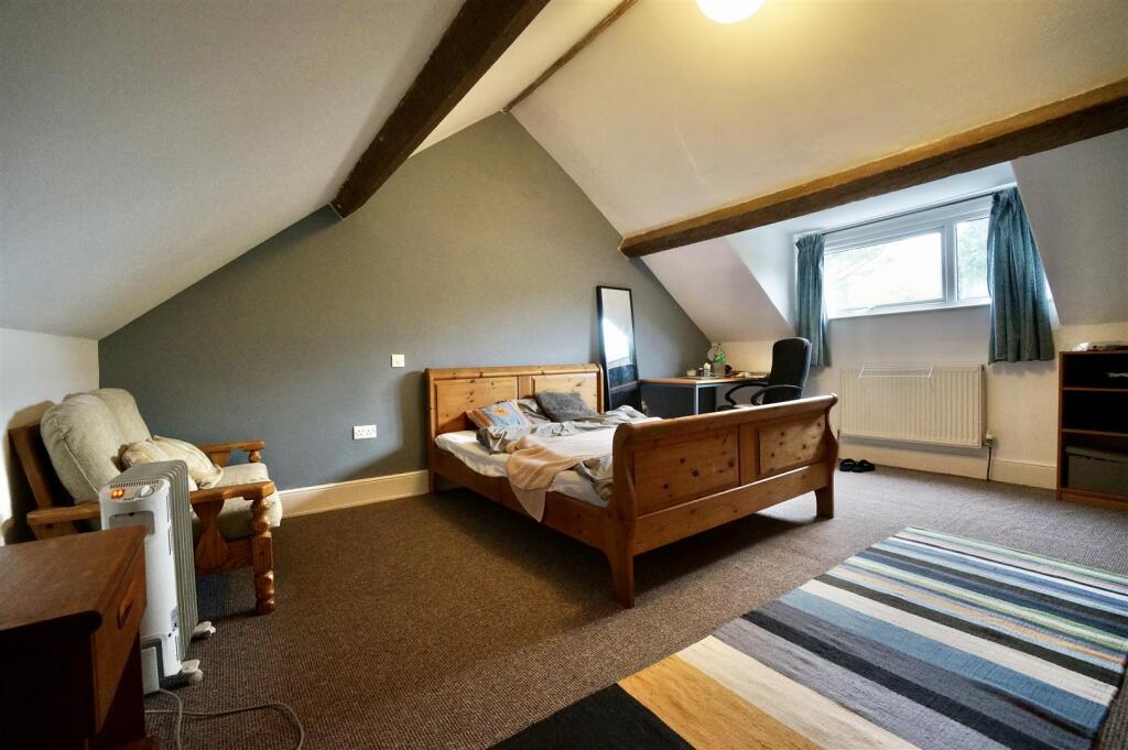 Bed4.jpg