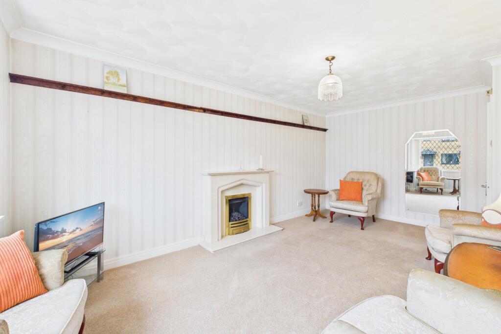 CAM03162G0-PR0342-STILL009