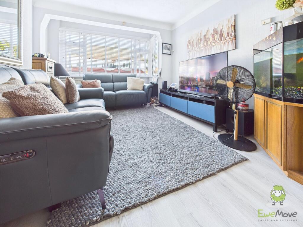 CAM01543G0-PR0164-STILL022