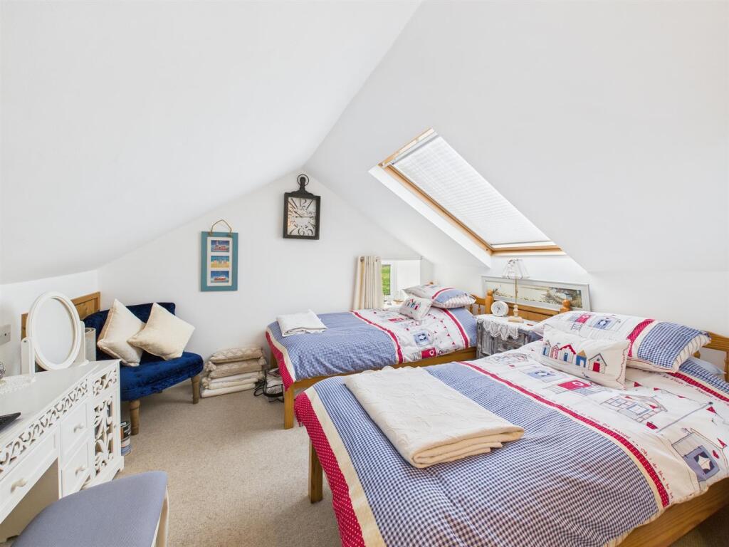 Bedroom: