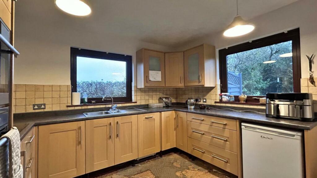 Kitchen 3.jpg