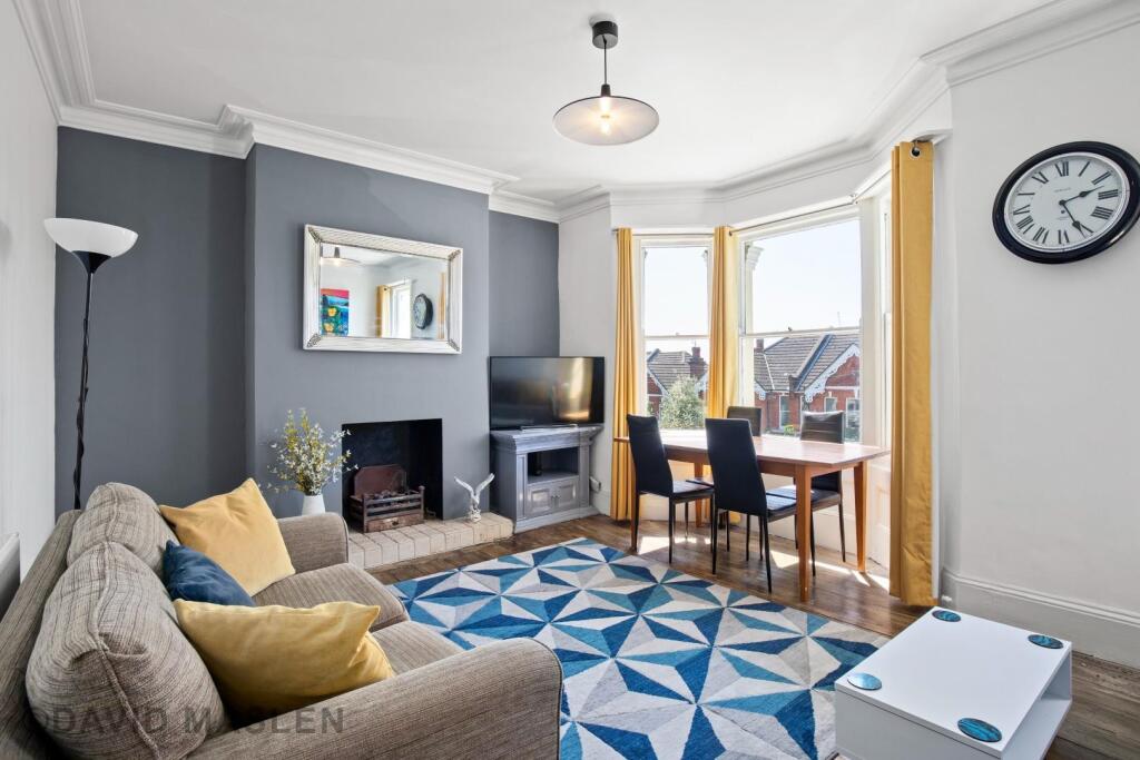 Living Room (11).jpg