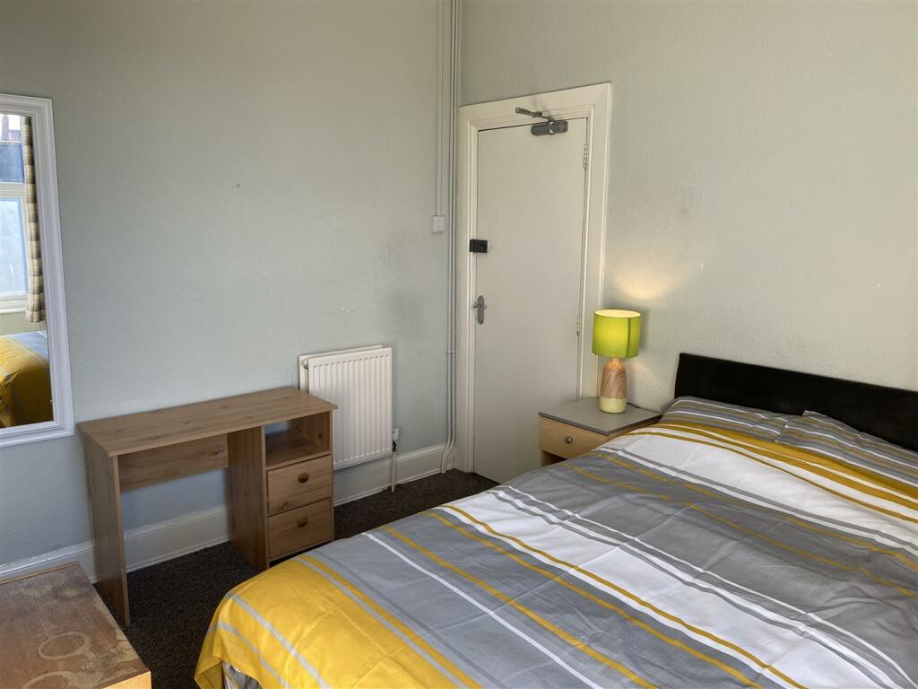 Room 4 USB.JPG