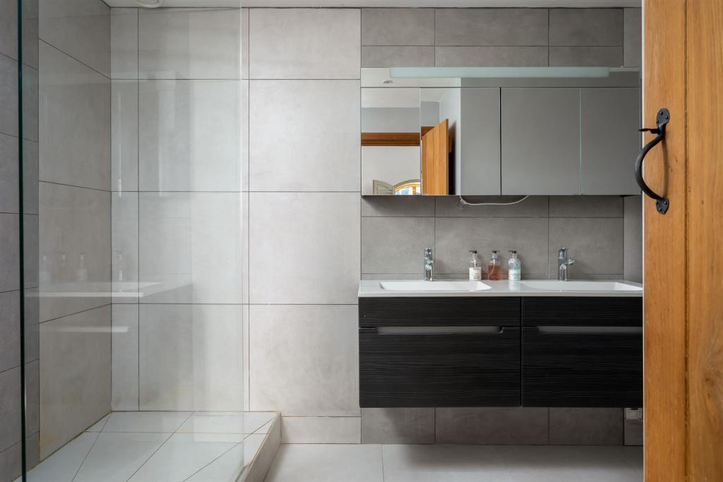 38 - The Forge - GL10 3UR - Web.jpg