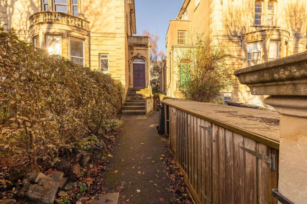 CHAR0107-HDR.jpg