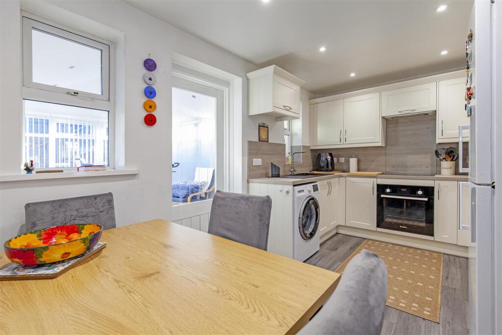 Kitchen-5.jpg