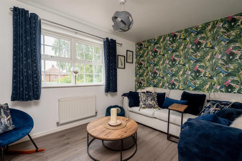 RECEPTION/DOUBLE BEDROOM