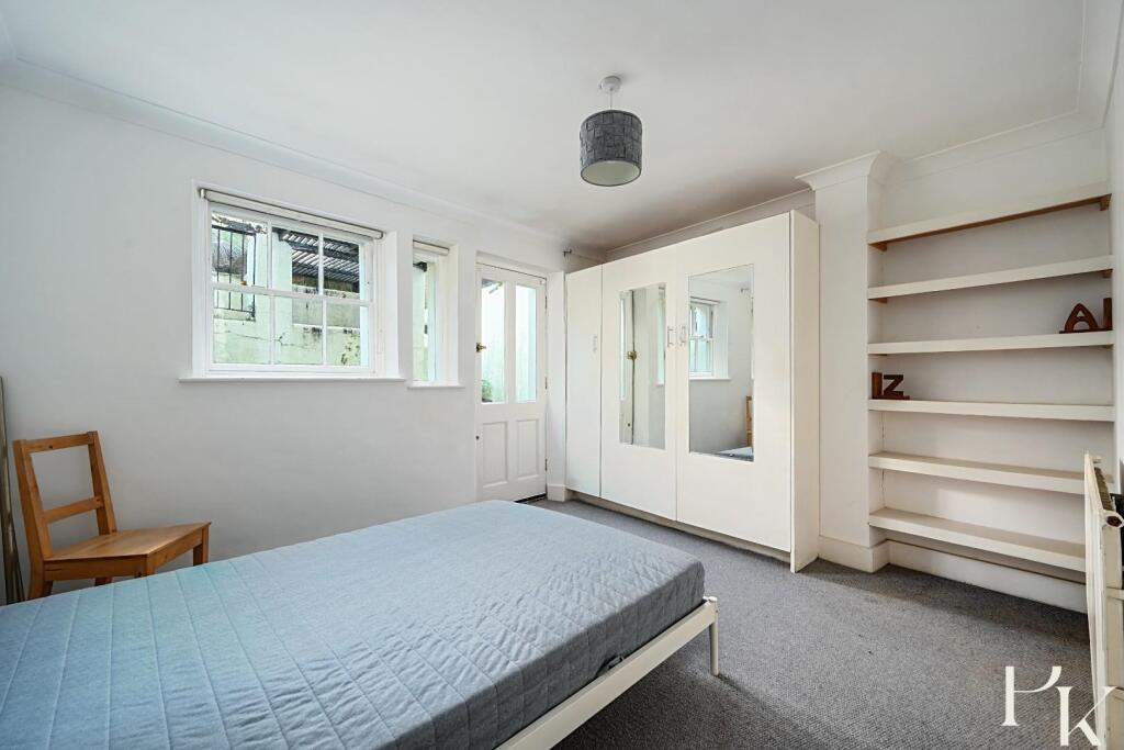 22a Montpelier Cresent, BN1 (13).jpg