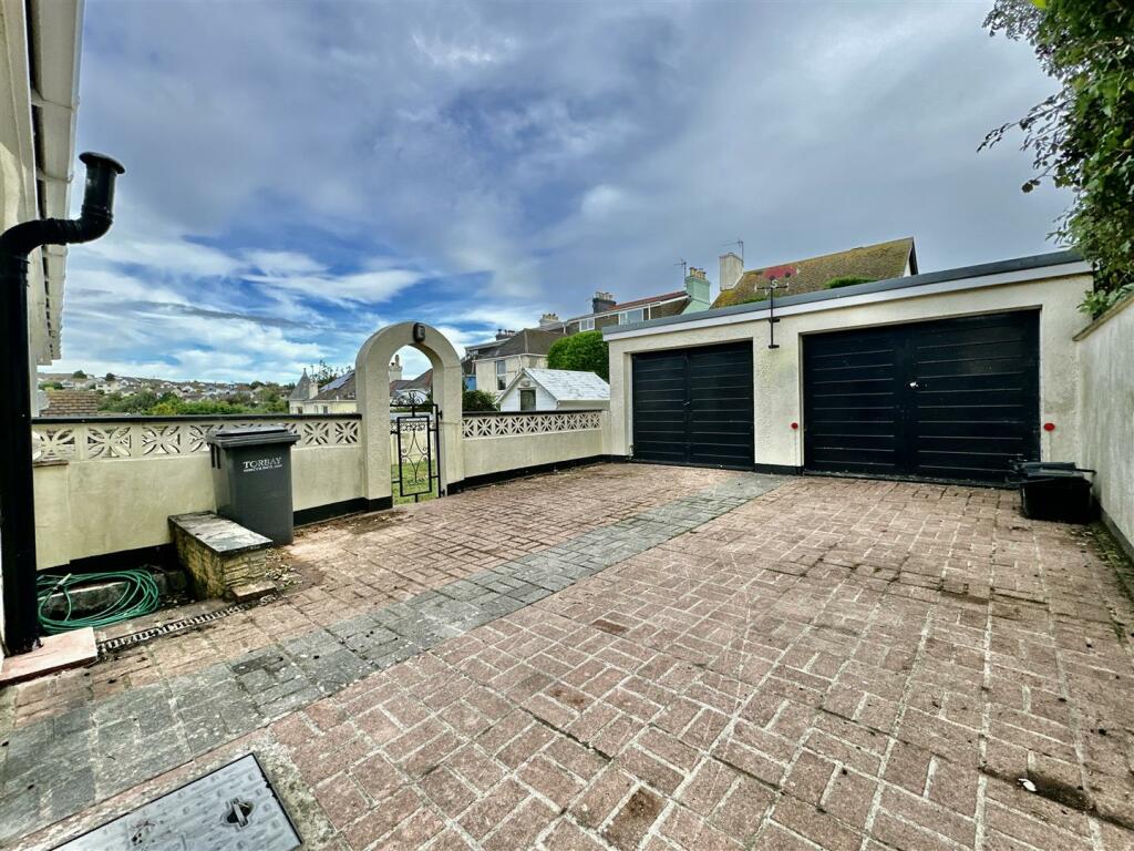 Garage &amp; Driveway.jpg