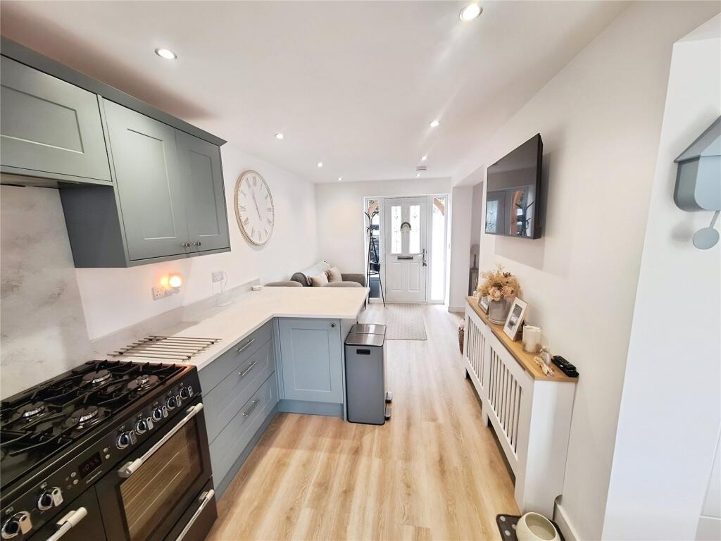 Kitchen/Sitting Area