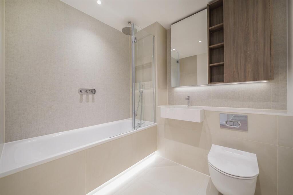 Flat 8, Emblem House - NqoMxeHQyVRsVFYoAmJY.jpg