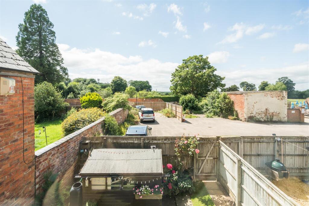 50 High Street, Whittlebury