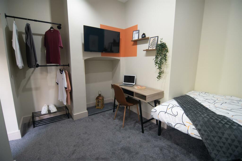 PSEC5150.jpg